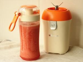 换上随行杯盖子，就可以直接带着出门。