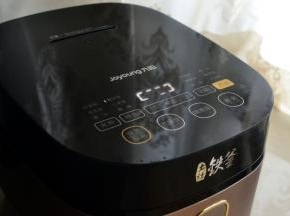 盖上，选择糙米饭功能