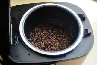 剩下的就交给铁釜电饭煲，剩余15分钟会倒计时提示