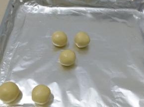 分成小一份，搓圆。