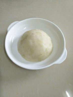 倒扣在盘中备用