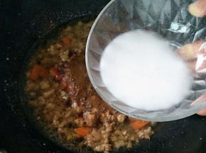 再加入水淀粉勾个芡