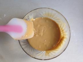 这是拌好的蛋黄糊