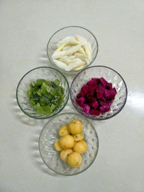 准备好个人喜欢的水果