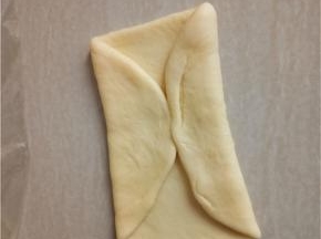 左右向中间对折。