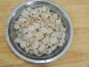 莲藕用淡盐水浸泡