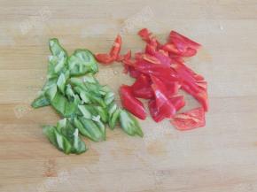 青红椒切块