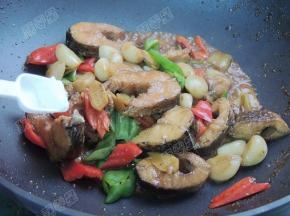 加入盐、鸡精调味即可