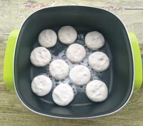 放入倒油的锅中