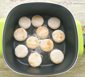 小火煎至两面金黄