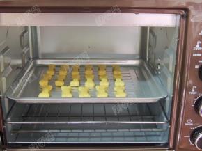 烤箱预热170度，烤20分钟