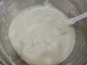 自上而下翻拌均匀