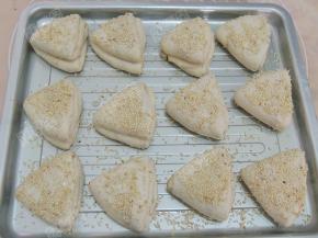 都做好后，盖湿布或者保鲜膜，醒发20分钟