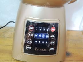 接通电源，选择果汁程序