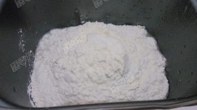 放入面粉
