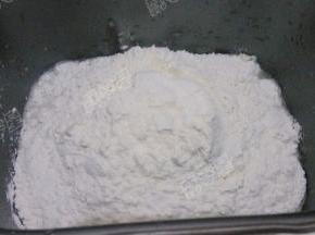 放入面粉
