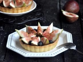 塔皮酥得掉渣，配上香甜无花果，每年这个季节都好幸福。