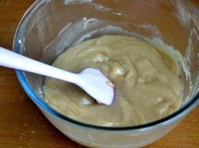 搅拌均匀，盖上保鲜膜静置30分钟。