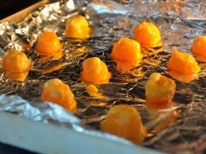 放入烤箱150度烤7-8分钟。