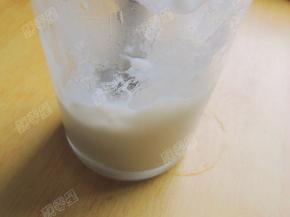 将山药块打成细腻的山药泥