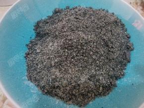 磨好的黑芝麻粉