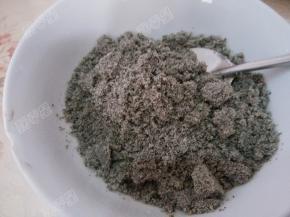 吃的时候用勺子舀出几勺