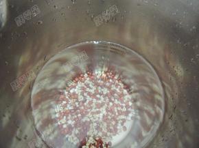 加入水至上下水位之间