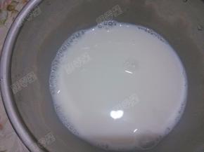 加入糖粉和炼乳