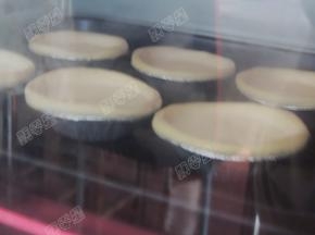 入烤箱上下火200度烤20分钟后转170度烤5分钟