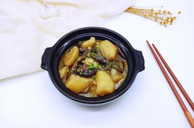 土豆茄子白菜煲