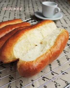 烤好立即脱模放在烤架上