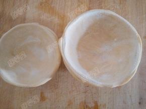 蛋挞皮稍微化冻整形