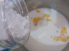 放入糖粉和低筋面粉