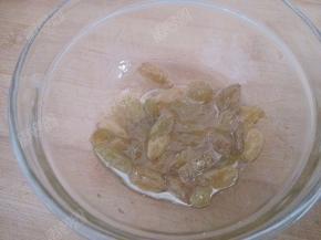 葡萄干最好用朗姆酒浸泡