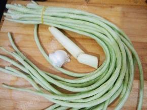 准备豆角，大蒜，大葱