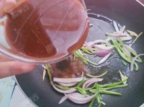 放入调好的碗汁