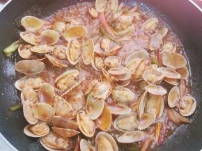 翻炒均匀收汁即可