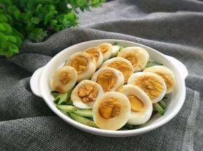 淋上生抽，醋，香油即可。