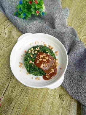 撒上花生碎即可