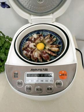 放入电饭煲中