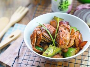 这样子一份杂蔬豉香闸蟹就完成了。