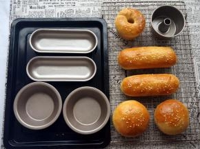 出炉后脱模，放在冷却架上冷却备用。