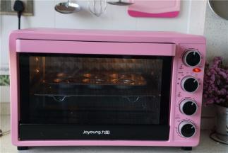 入烤箱155度烤制25分钟即可。