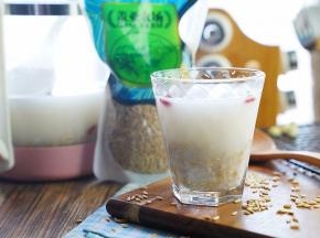 这样子一份燕麦牛奶就完成了。