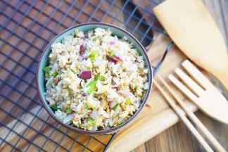 这样子洋葱肉末炒饭就完成了。