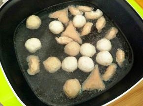 下丸子煮个两到三分钟。