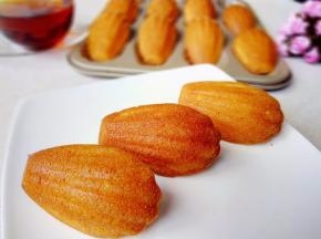 着黄油、柠檬香味儿的法式甜点