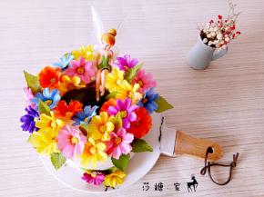 一个漂亮的蛋糕就做好了