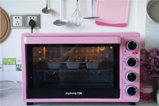 入烤箱155度烤制25分钟左右。