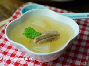 这样子一份螺片鸭架冬瓜汤就完成了。